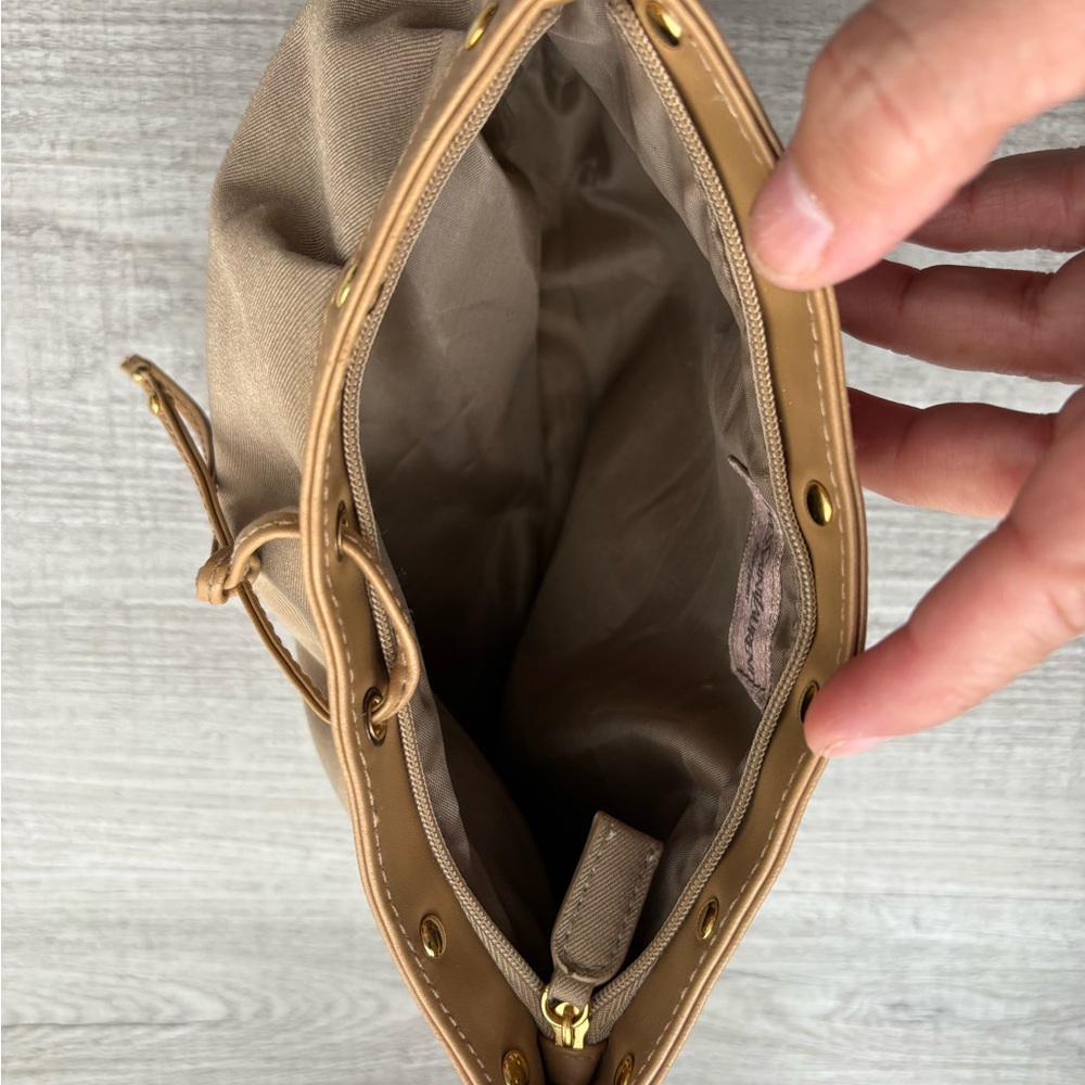 Yves Saint Laurent Pouch - Picture 6 of 9